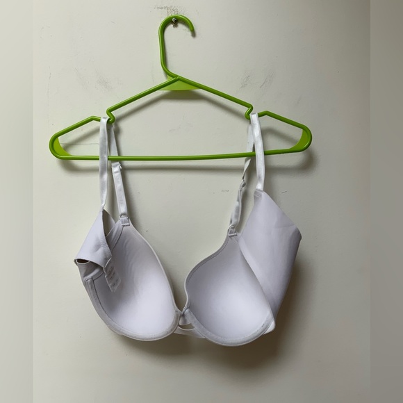 Warner’s Bra - Picture 3 of 6